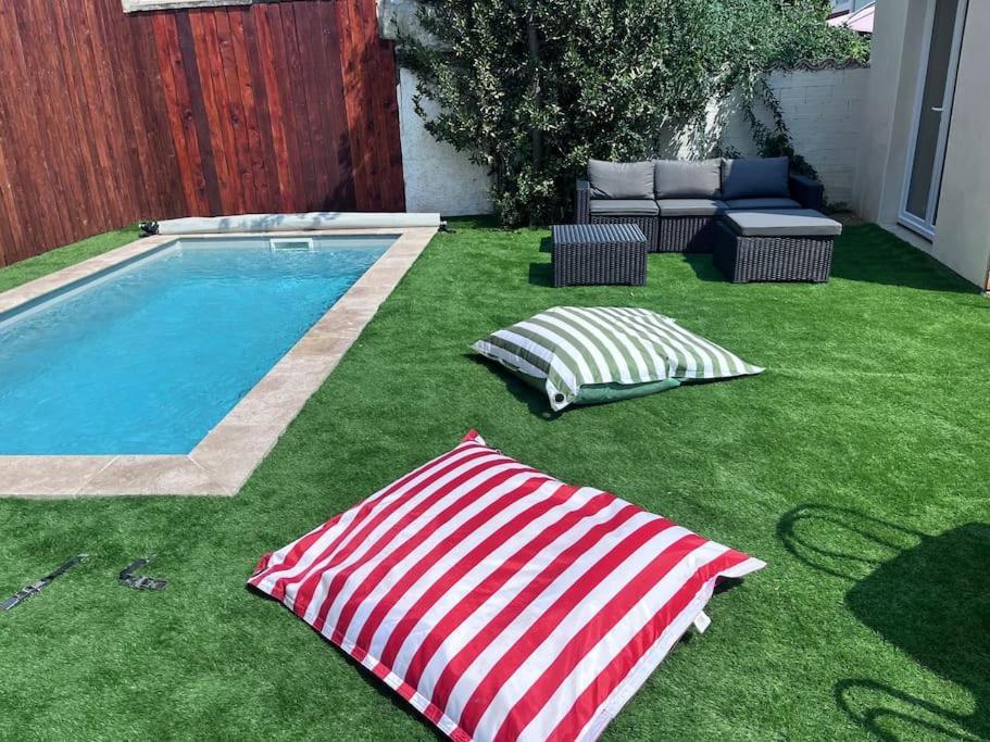 Maison Climatisee, Piscine, A 5 Minutes Des Grands Buffets ناربون المظهر الخارجي الصورة
