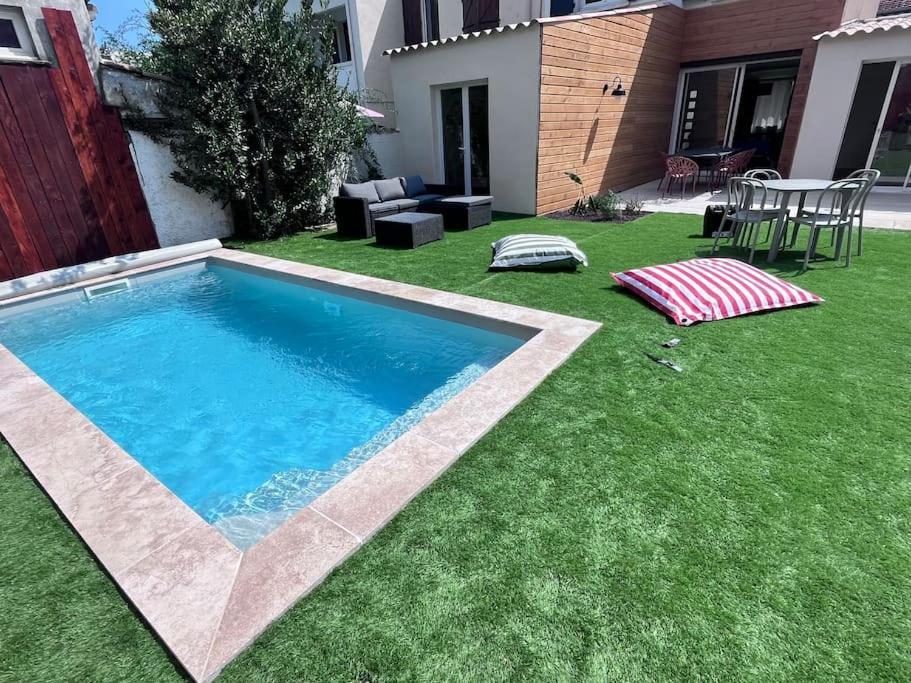Maison Climatisee, Piscine, A 5 Minutes Des Grands Buffets ناربون المظهر الخارجي الصورة